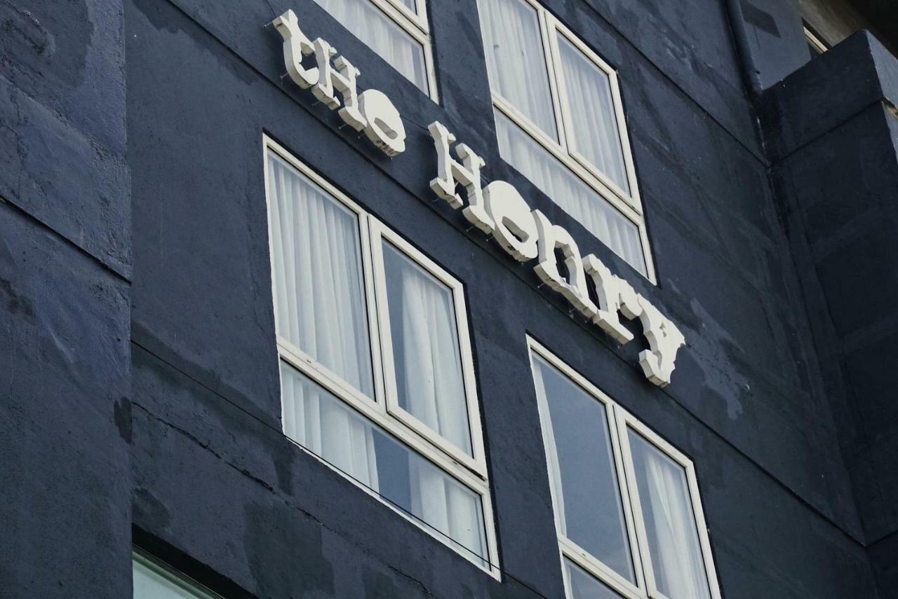 The Henry Hotel Cebu Exterior foto